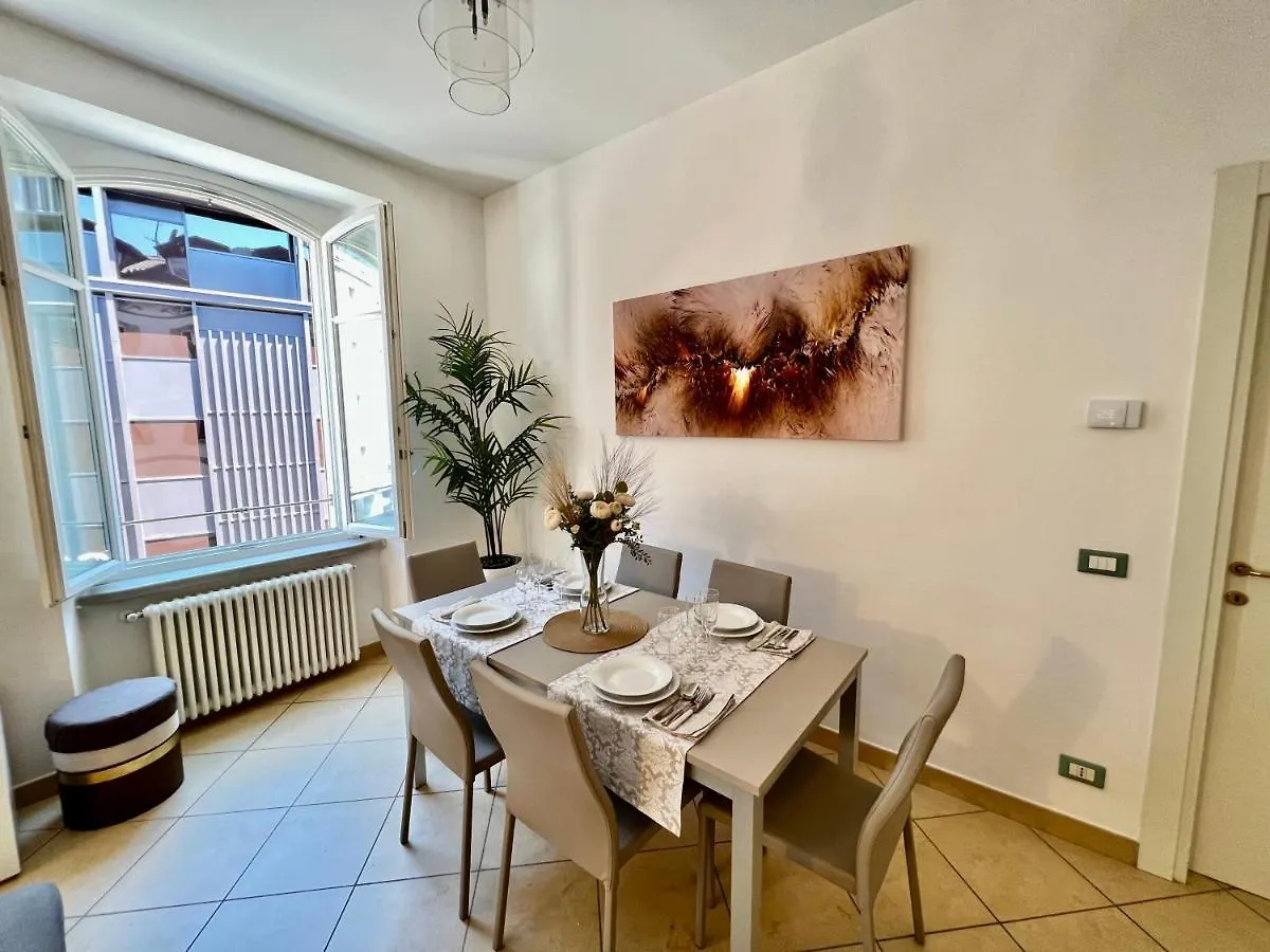 Divina Luxury Apartment With Jacuzzi Near The Lake Como 0*,