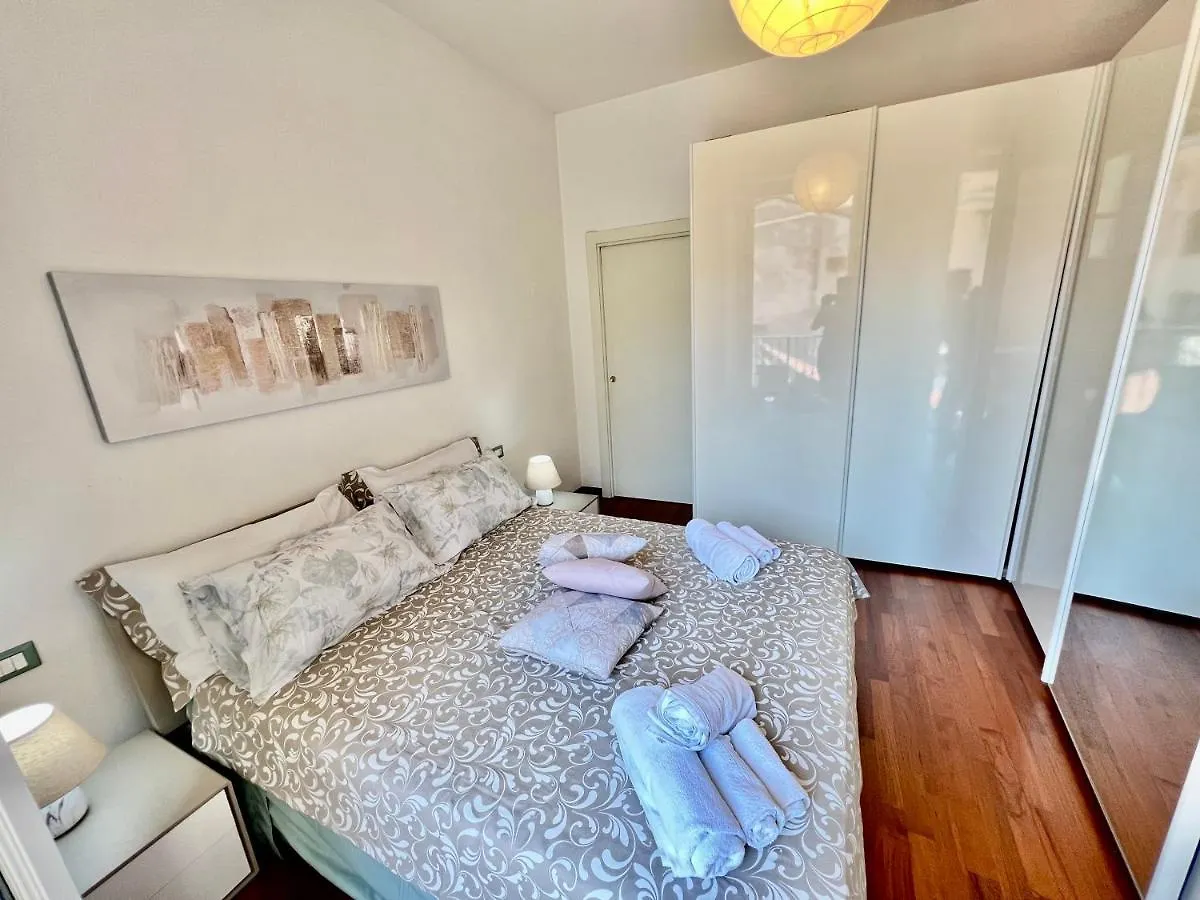 Divina Luxury Apartment With Jacuzzi Near The Lake Como 0*,
