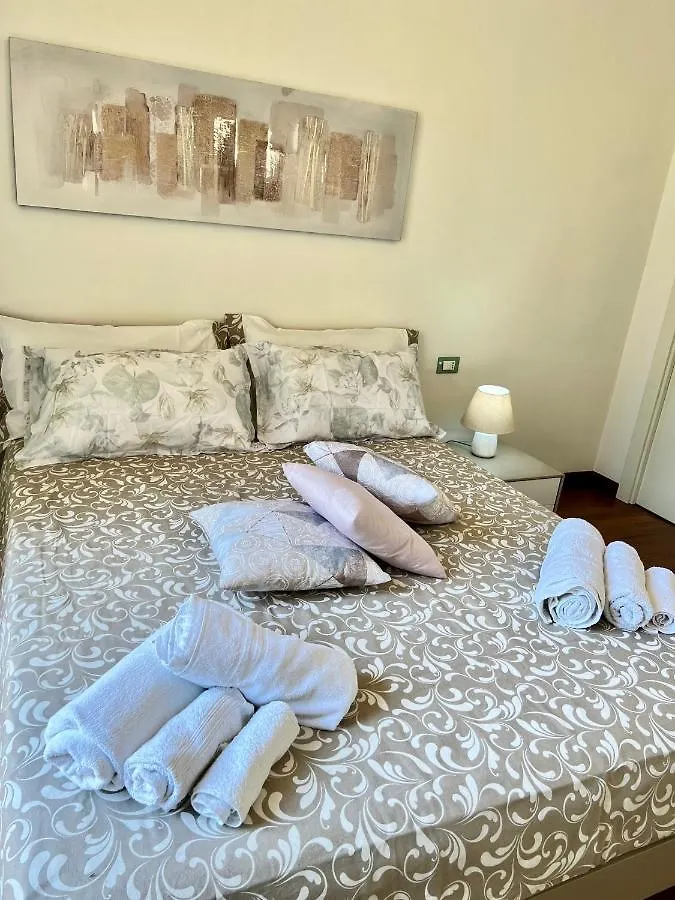 Divina Luxury Apartment With Jacuzzi Near The Lake Como