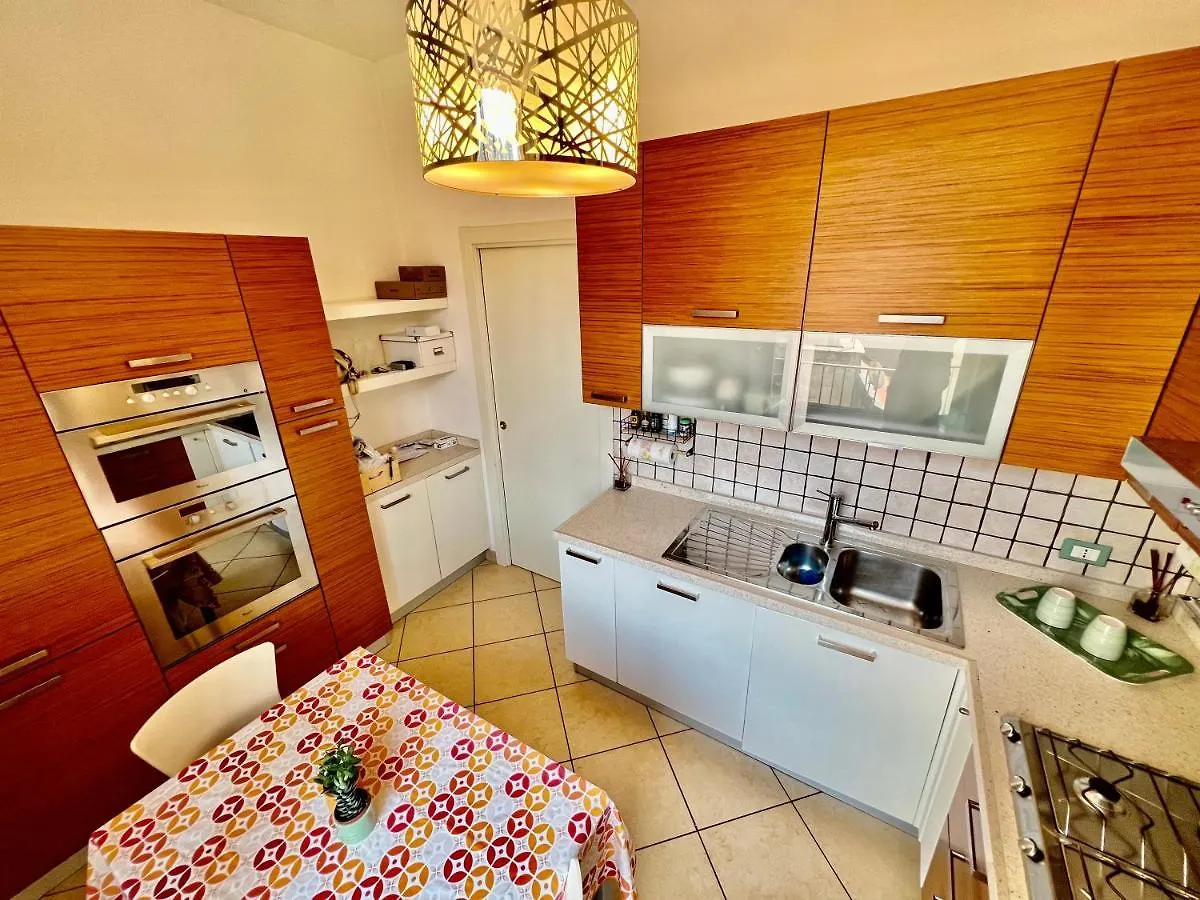 Divina Luxury Apartment With Jacuzzi Near The Lake Como Italien