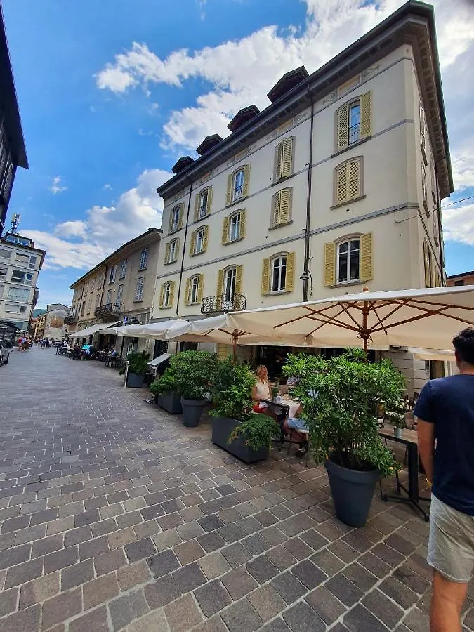 Divina Luxury Apartment With Jacuzzi Near The Lake Como Italien